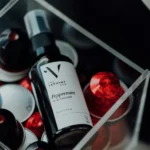 sello cruelty free en envase de cosmético vegano.